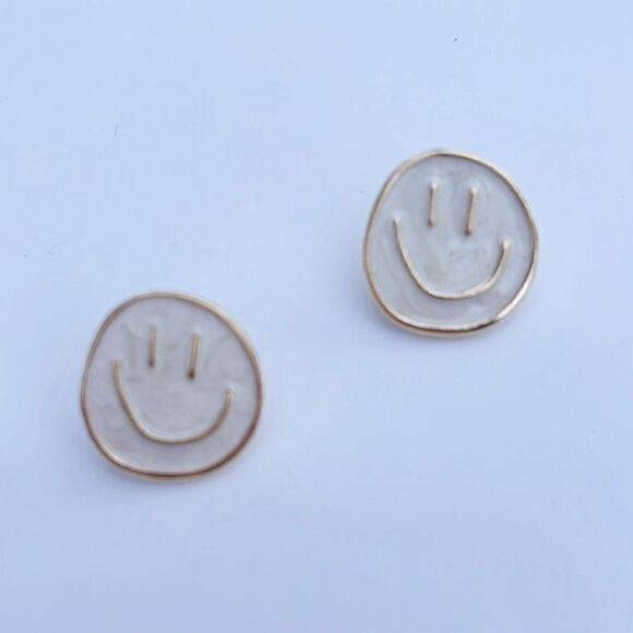 Smiley face stud earrings A24 - Picture 2 of 4